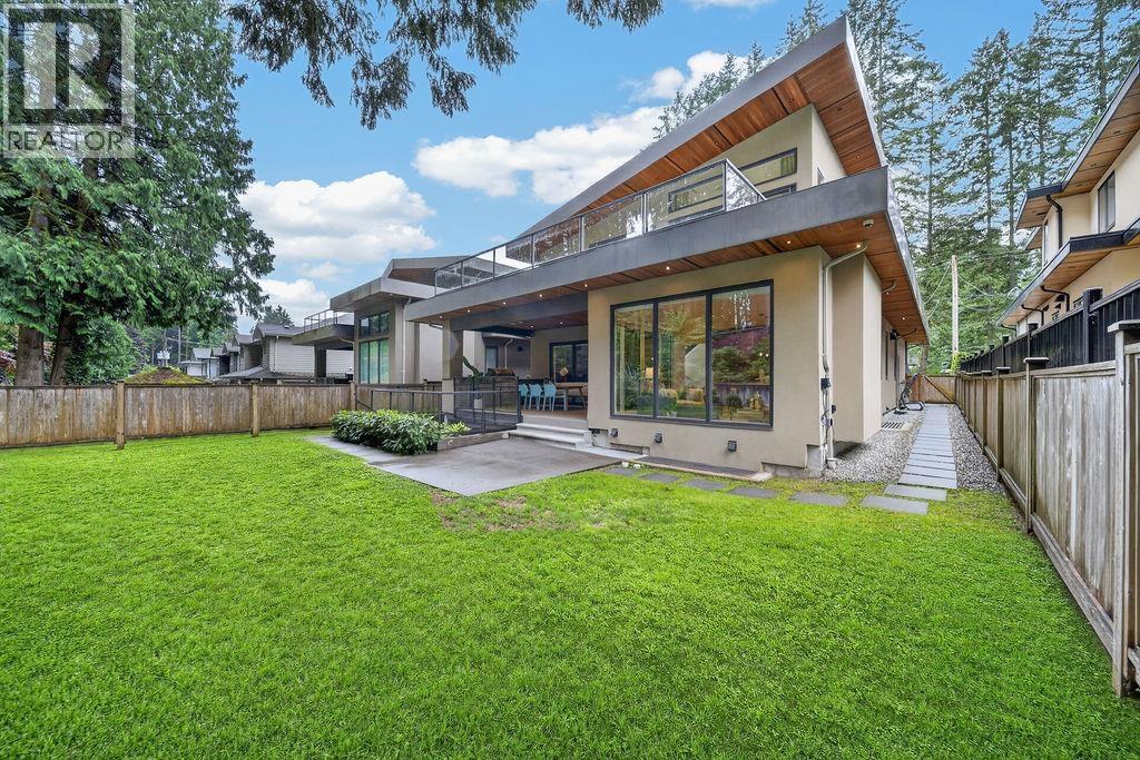 31 Glenmore Drive, West Vancouver, British Columbia V7S 1A5 - Photo 2 - R3130376