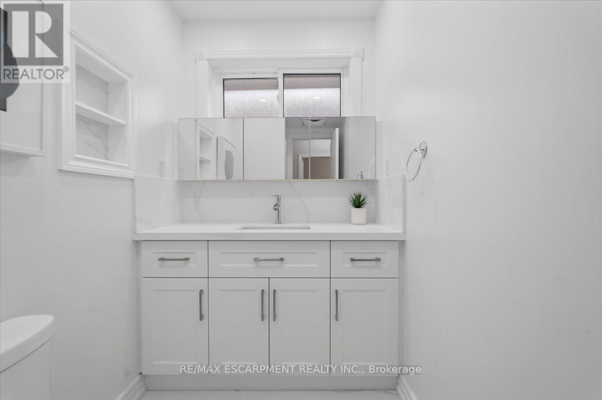 19 Picola Court, Toronto, Ontario  M2H 2N2 - Photo 12 - C13637328