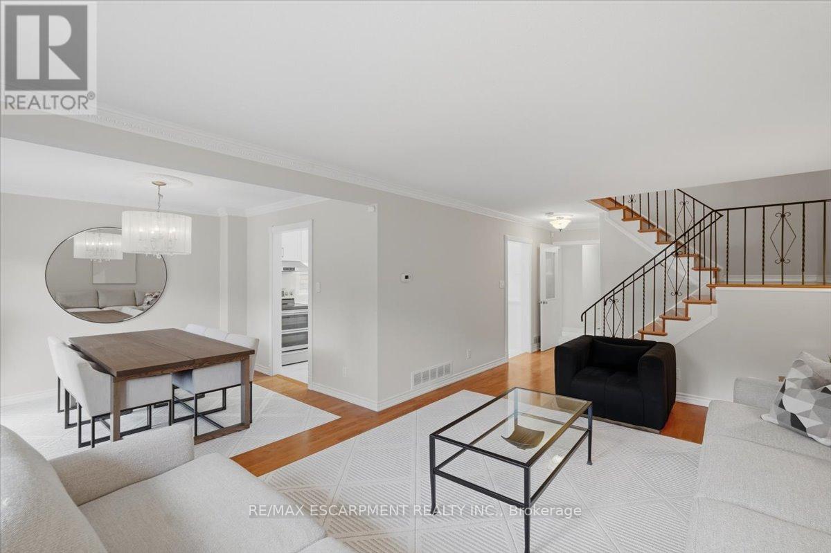 19 Picola Court, Toronto, Ontario  M2H 2N2 - Photo 5 - C13637328