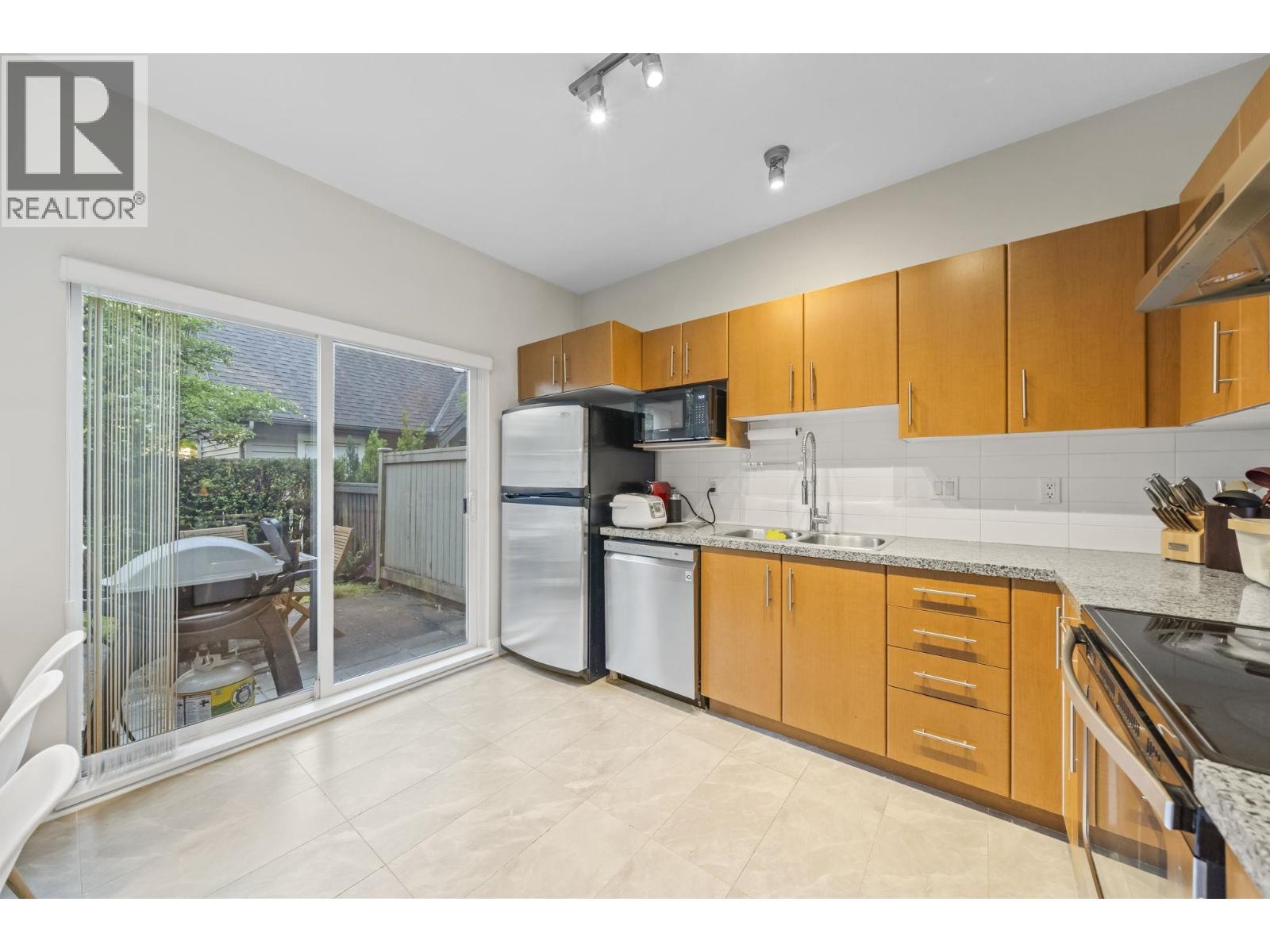 30 8533 Cumberland Place, Burnaby, British Columbia  V3N 5C1 - Photo 10 - R3152534