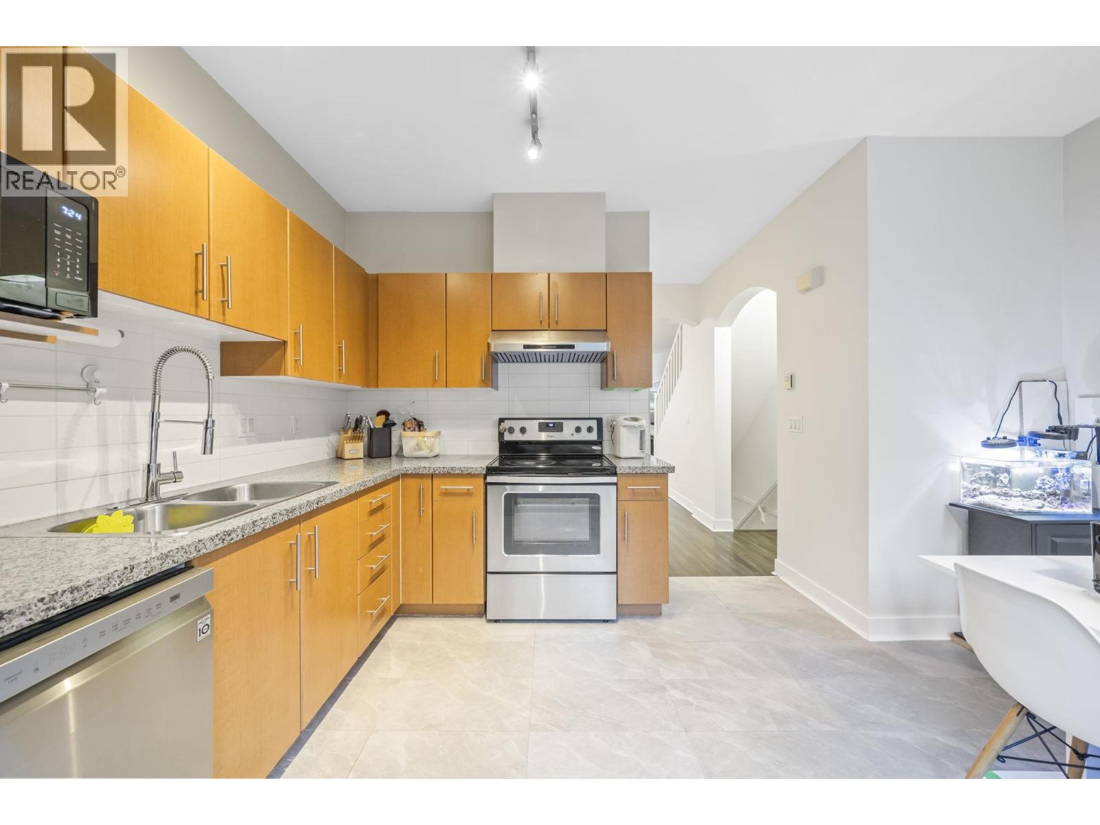 30 8533 Cumberland Place, Burnaby, British Columbia  V3N 5C1 - Photo 8 - R3152534
