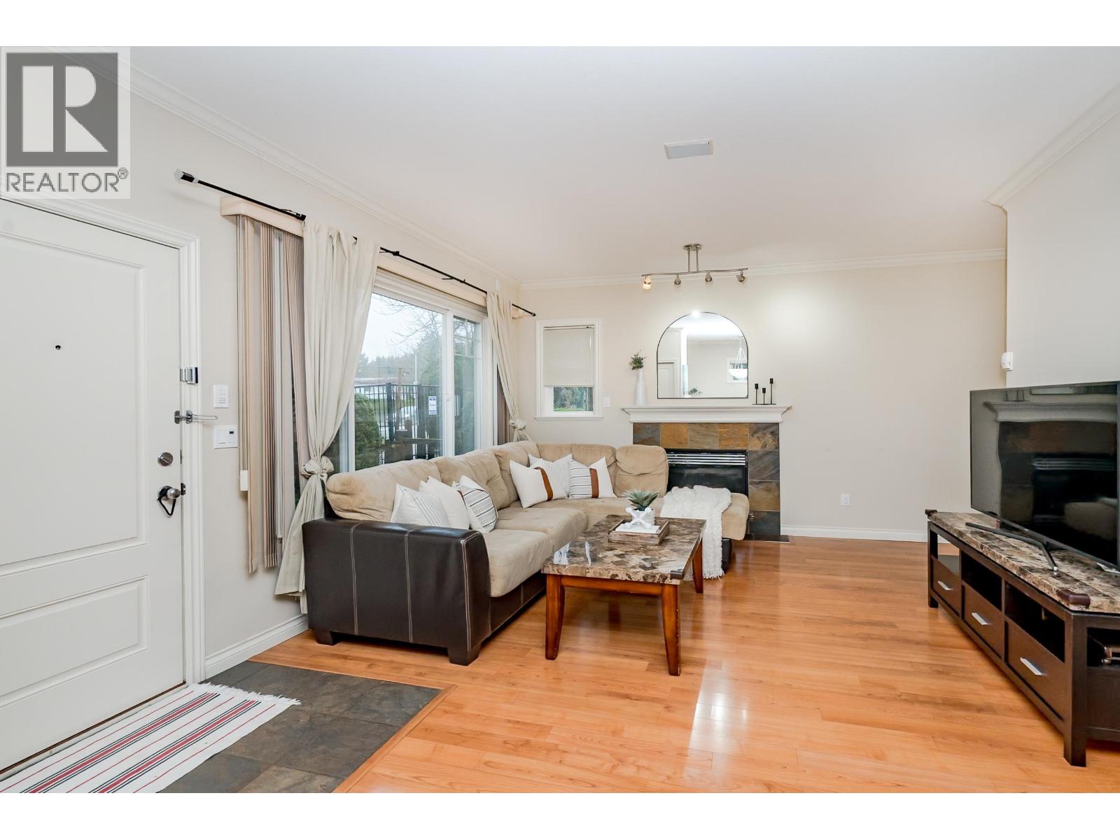 10 7060 Bridge Street, Richmond, British Columbia V6Y 2S7 - Photo 3 - R3152563