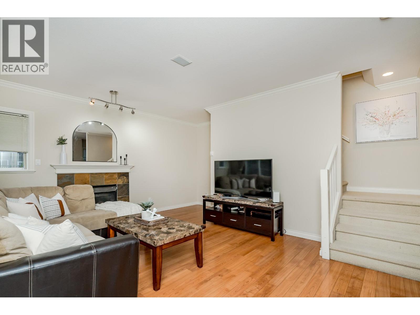 10 7060 Bridge Street, Richmond, British Columbia V6Y 2S7 - Photo 4 - R3152563