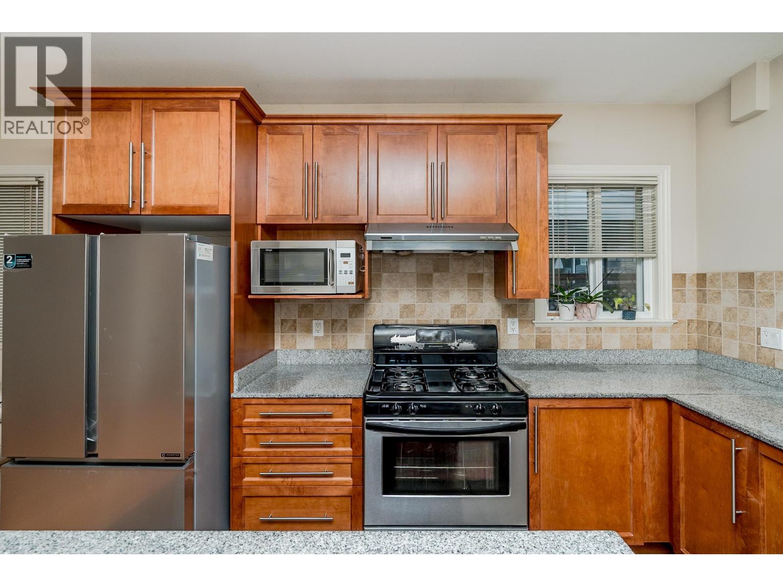 10 7060 Bridge Street, Richmond, British Columbia V6Y 2S7 - Photo 9 - R3152563