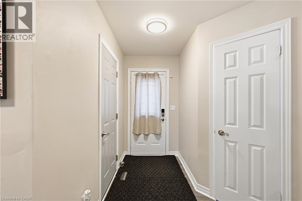 801 Hunters Gate Crescent, Woodstock, Ontario  N4V 1G3 - Photo 5 - 40853134