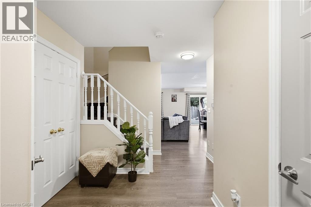 801 Hunters Gate Crescent, Woodstock, Ontario  N4V 1G3 - Photo 6 - 40853134