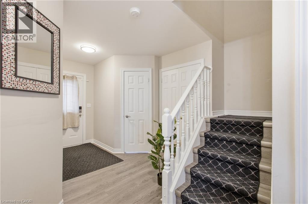 801 Hunters Gate Crescent, Woodstock, Ontario  N4V 1G3 - Photo 8 - 40853134