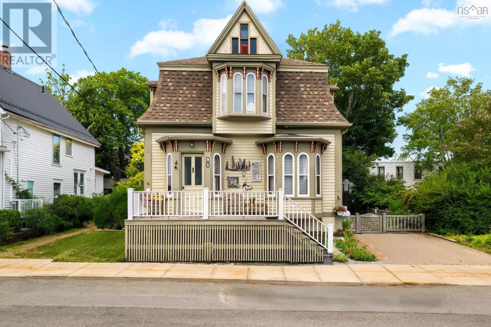 51 Fox Street, Lunenburg, Nova Scotia  B0J 2C0 - Photo 2 - 202618261