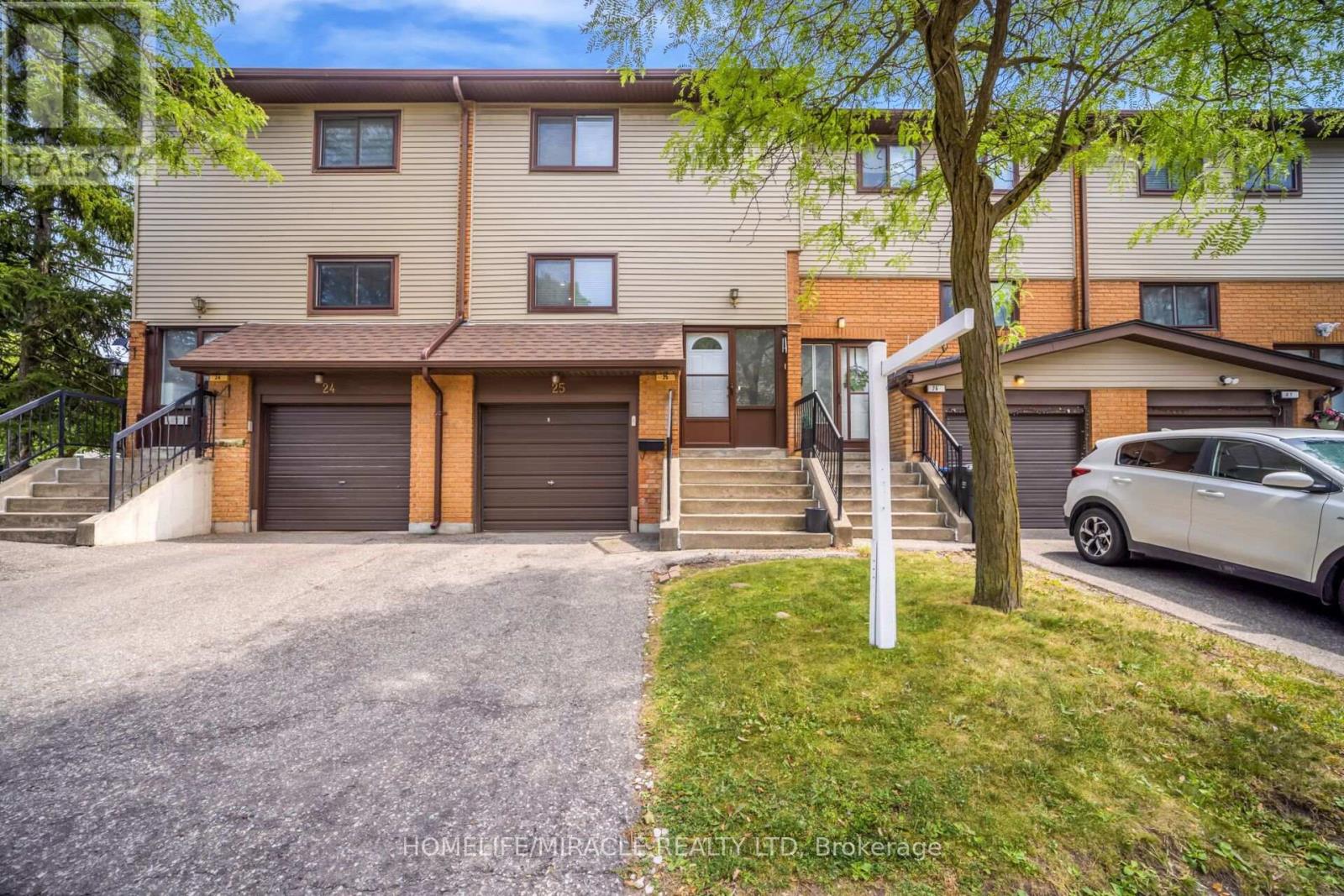 25 Carleton Place, Brampton, Ontario L6T 3Z4 - Photo 3 - W13637336
