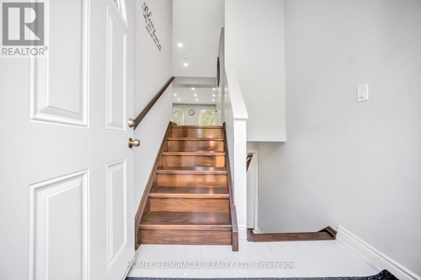 25 Carleton Place, Brampton, Ontario L6T 3Z4 - Photo 5 - W13637336