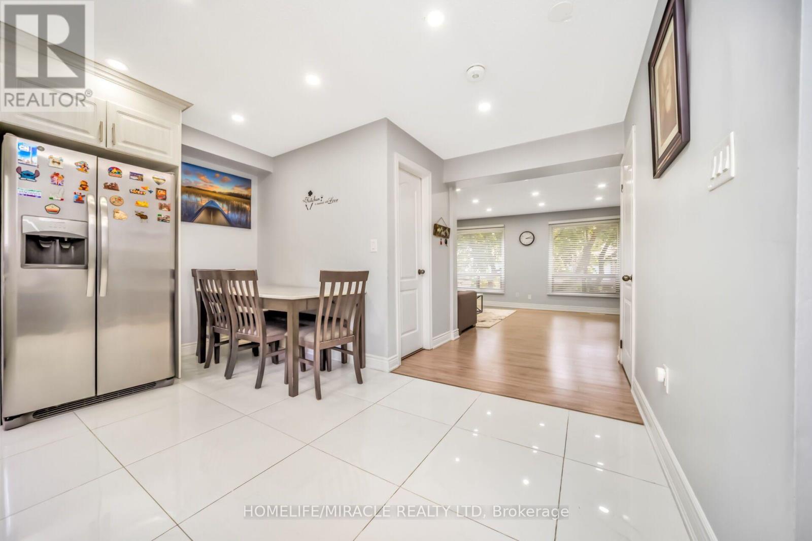 25 Carleton Place, Brampton, Ontario L6T 3Z4 - Photo 6 - W13637336
