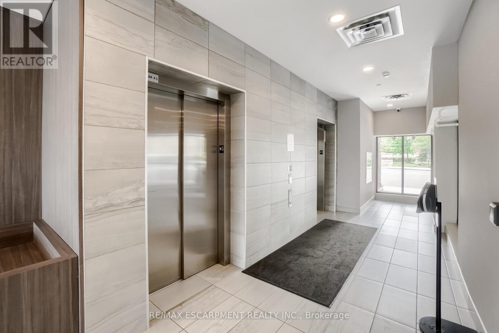 220 - 150 Oak Park Boulevard, Oakville, Ontario  L6H 3P2 - Photo 4 - W13637302