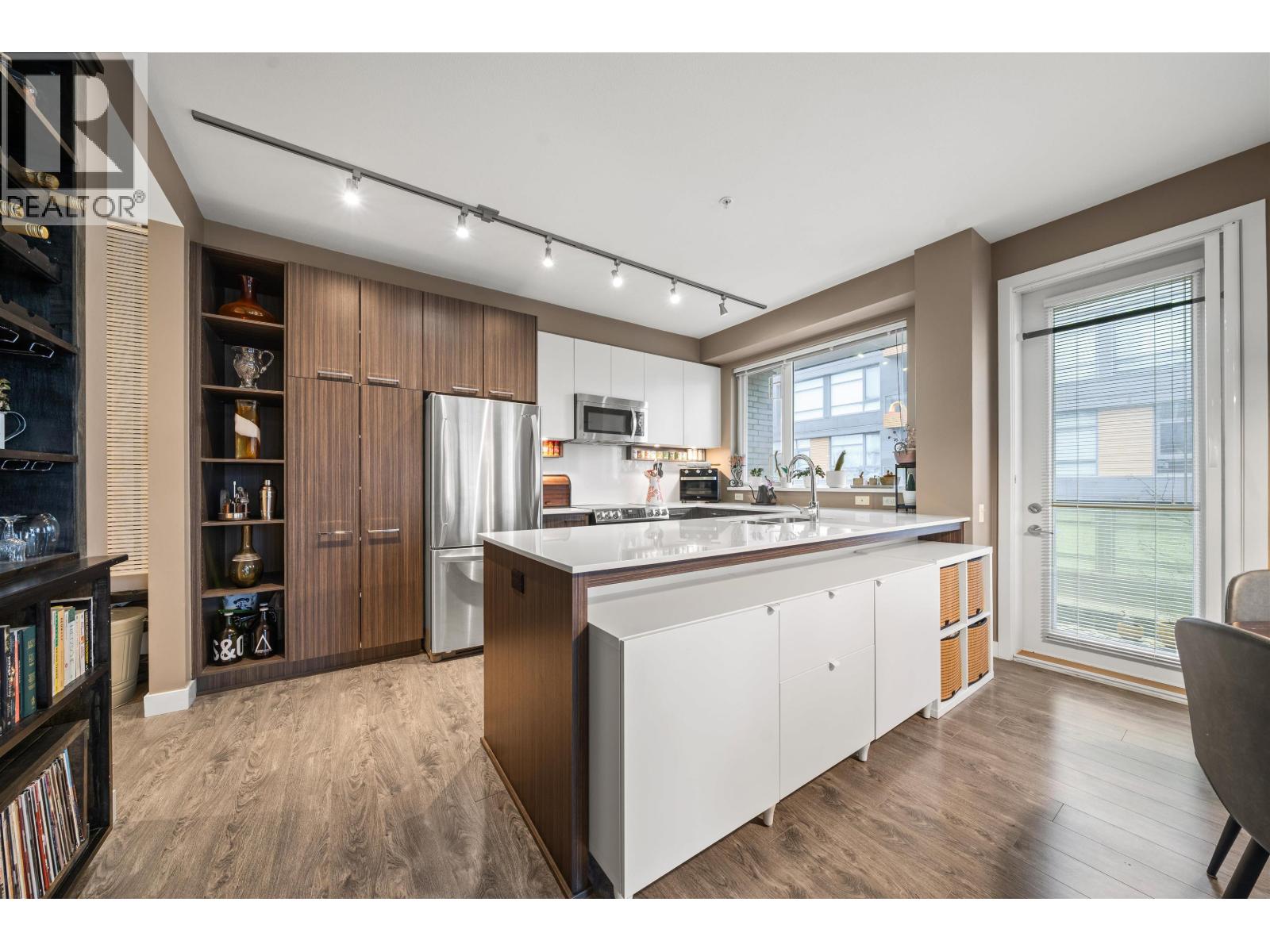 516 9250 UNIVERSITY HIGH STREET, Burnaby, British Columbia
