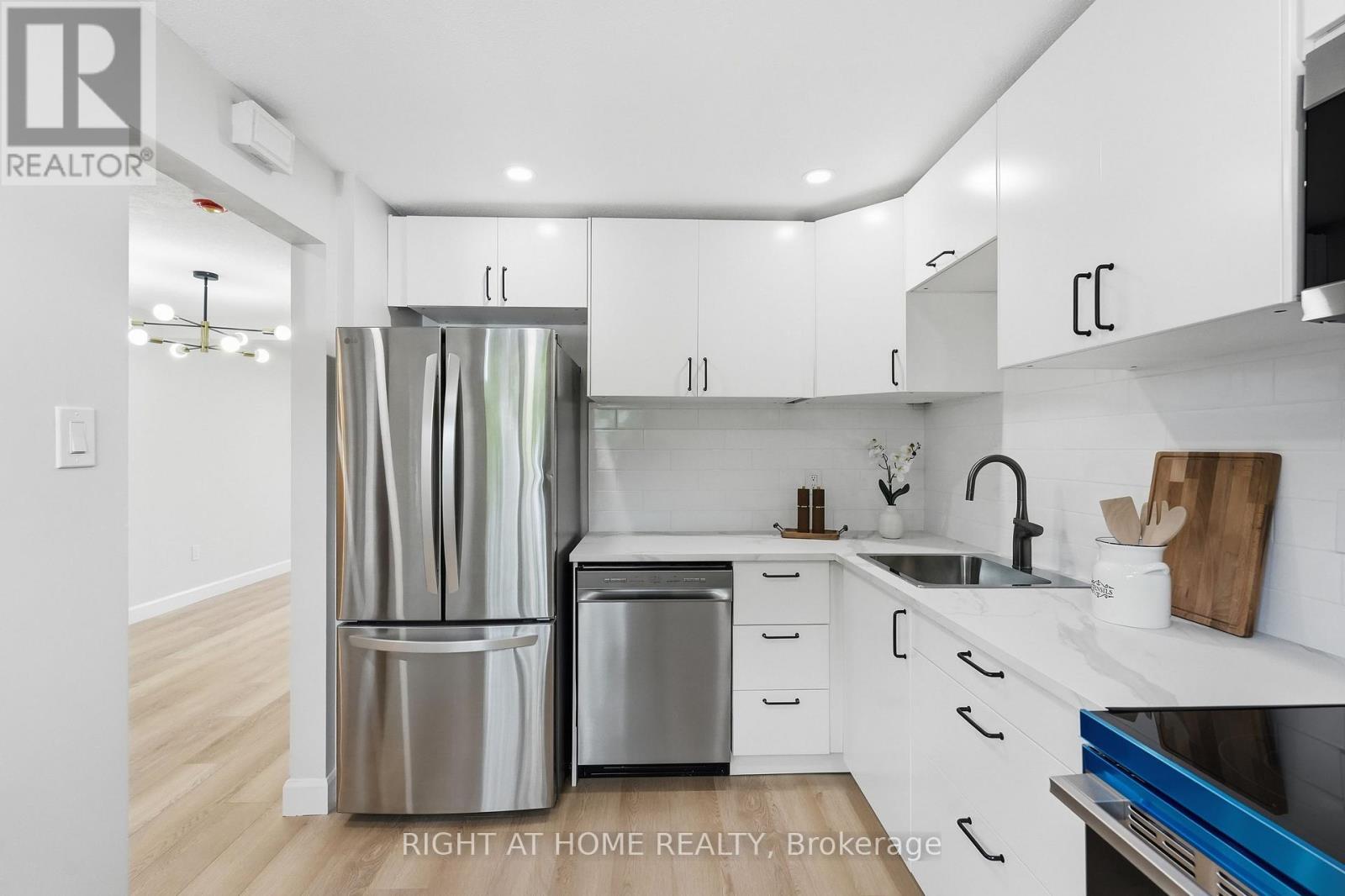 3 - 7874 Jeanne D'arc Boulevard, Ottawa, Ontario