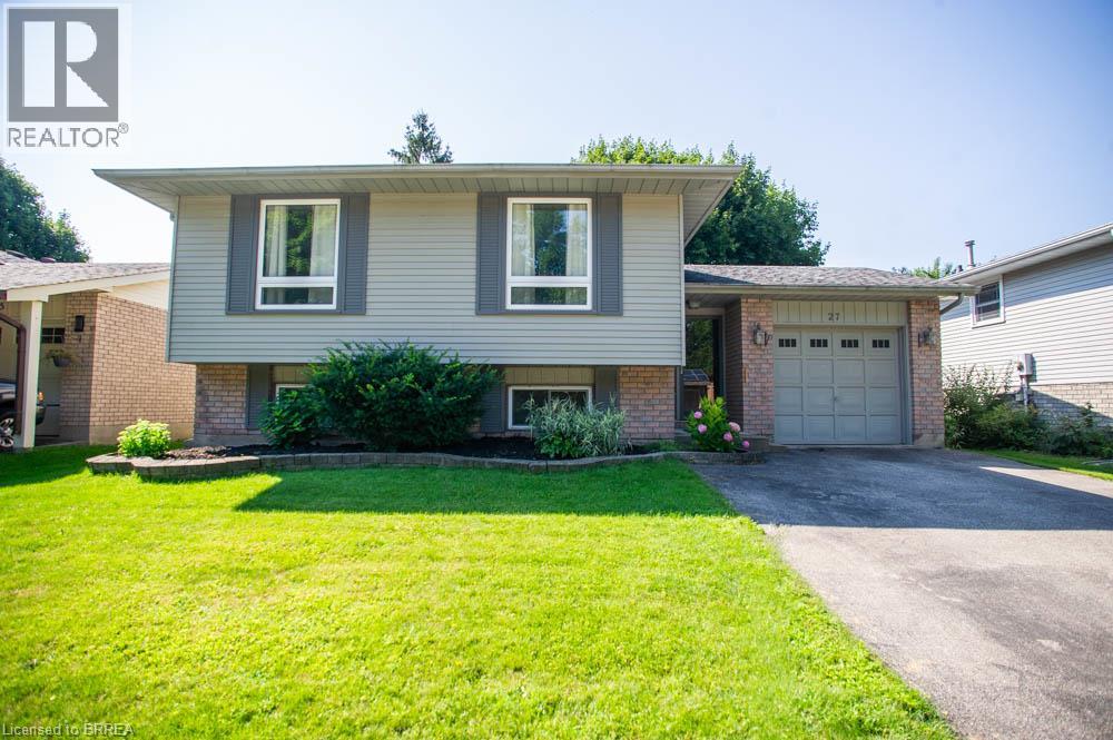 27 Myrtleville Drive, Brantford, Ontario  N3V 1B9 - Photo 2 - 40852680
