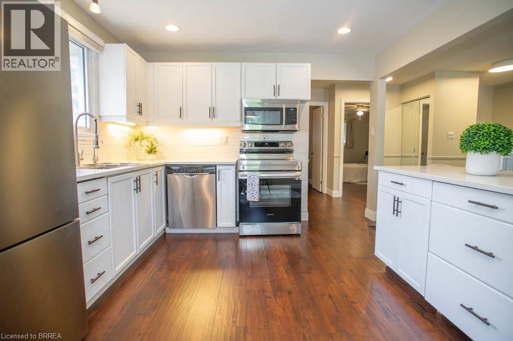 27 Myrtleville Drive, Brantford, Ontario  N3V 1B9 - Photo 14 - 40852680