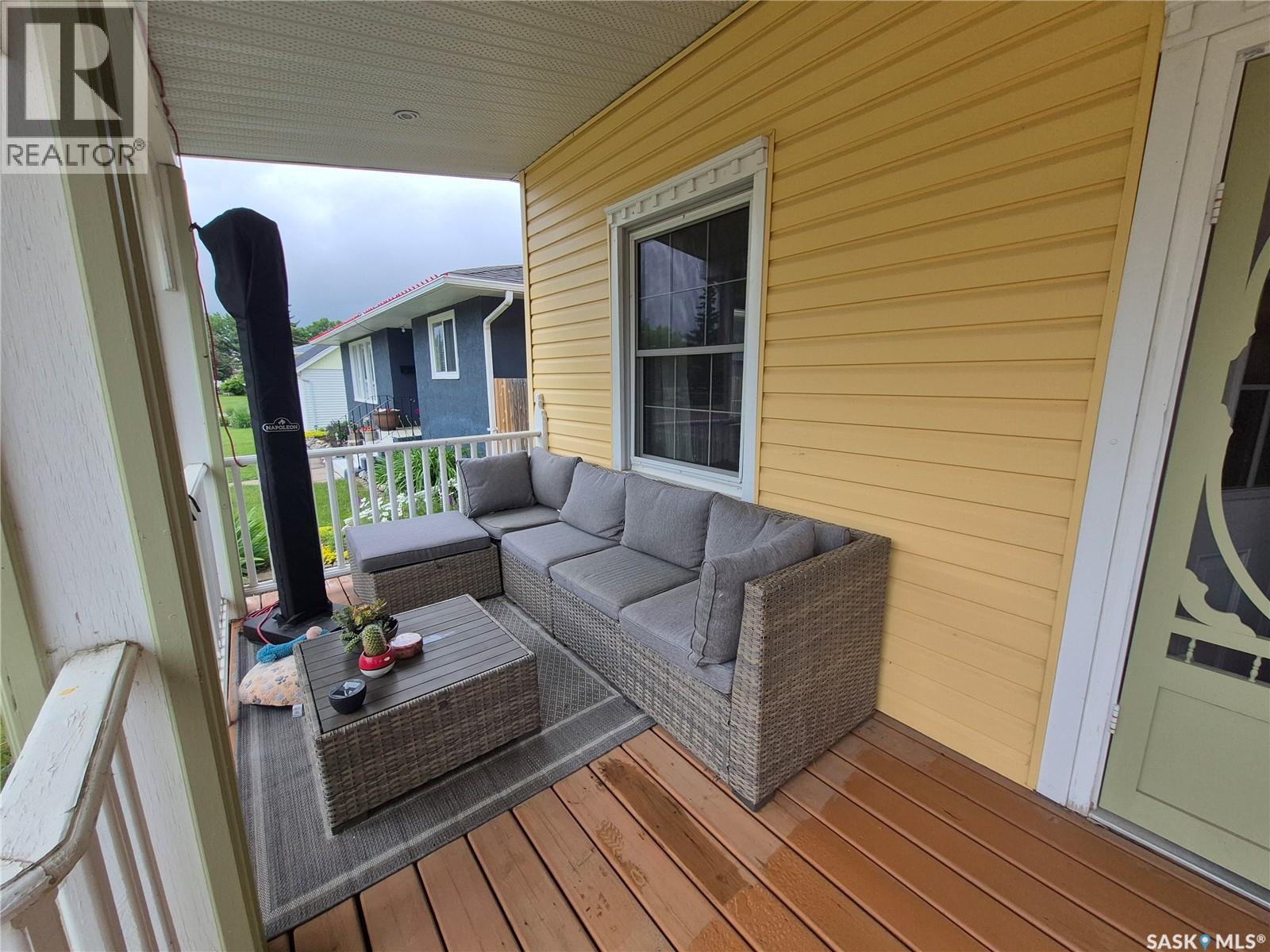 476 9th Avenue NE, Swift Current, Saskatchewan  S9H 2R4 - Photo 4 - SK040916