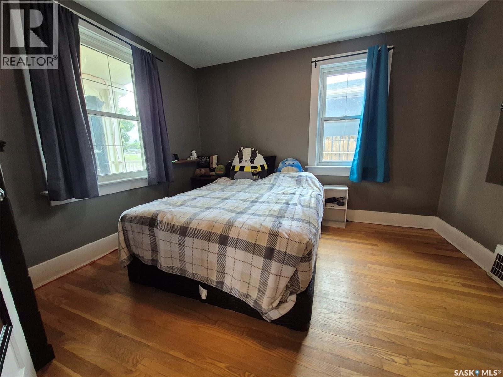 476 9th Avenue NE, Swift Current, Saskatchewan  S9H 2R4 - Photo 17 - SK040916