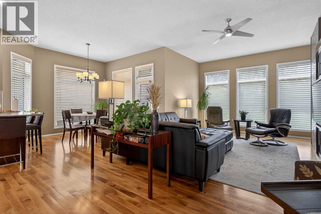 15 Hampstead Rise NW, Calgary, Alberta  T3A 6B4 - Photo 2 - A2321927