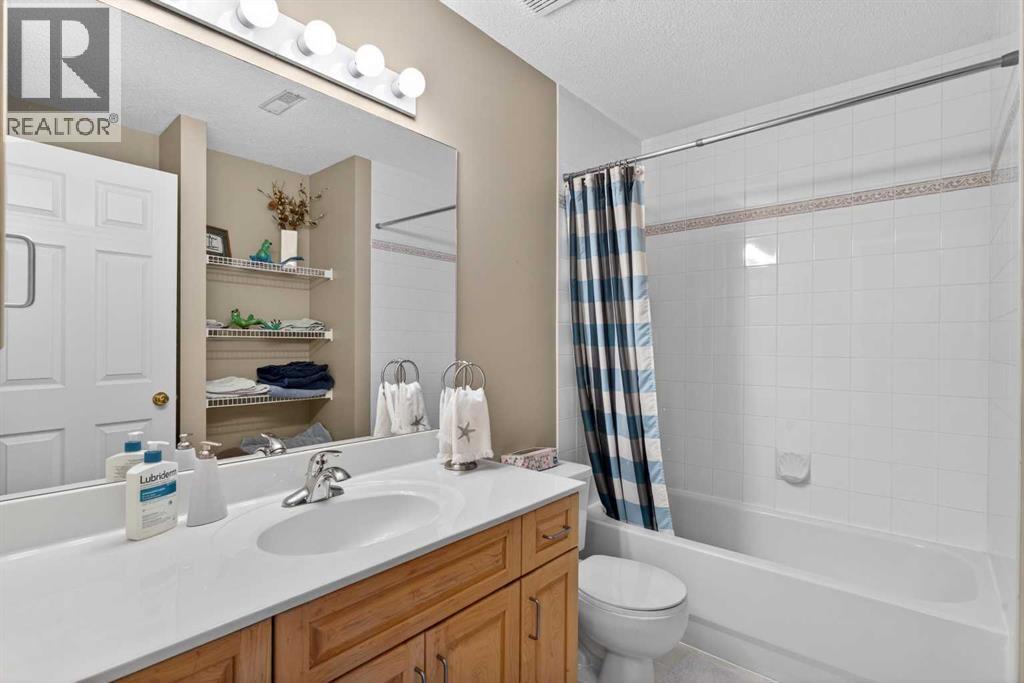 15 Hampstead Rise NW, Calgary, Alberta  T3A 6B4 - Photo 40 - A2321927