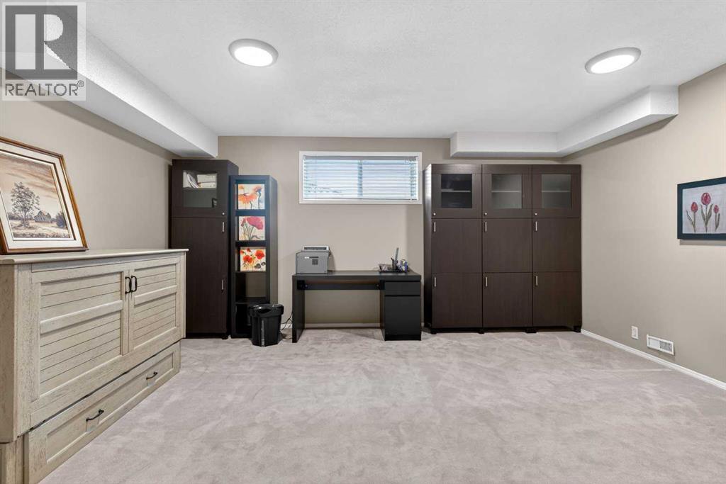 15 Hampstead Rise NW, Calgary, Alberta  T3A 6B4 - Photo 36 - A2321927