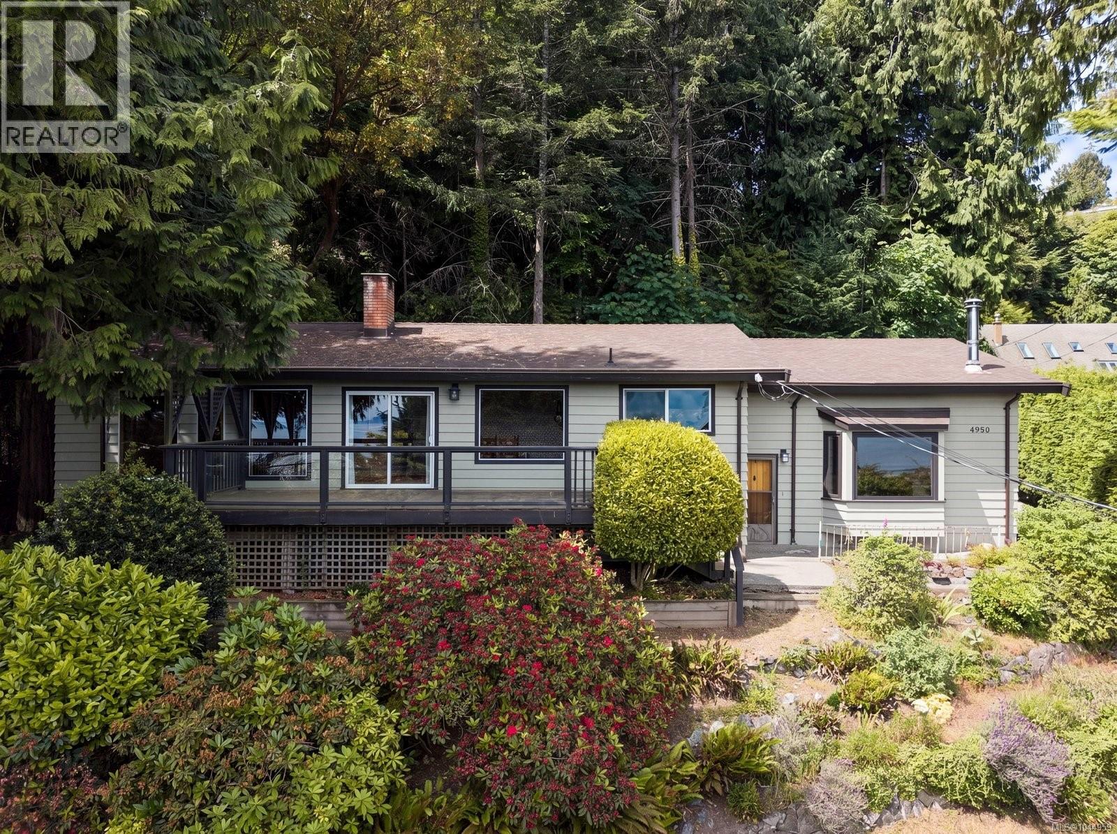 4950 Lochside Dr, Saanich, British Columbia
