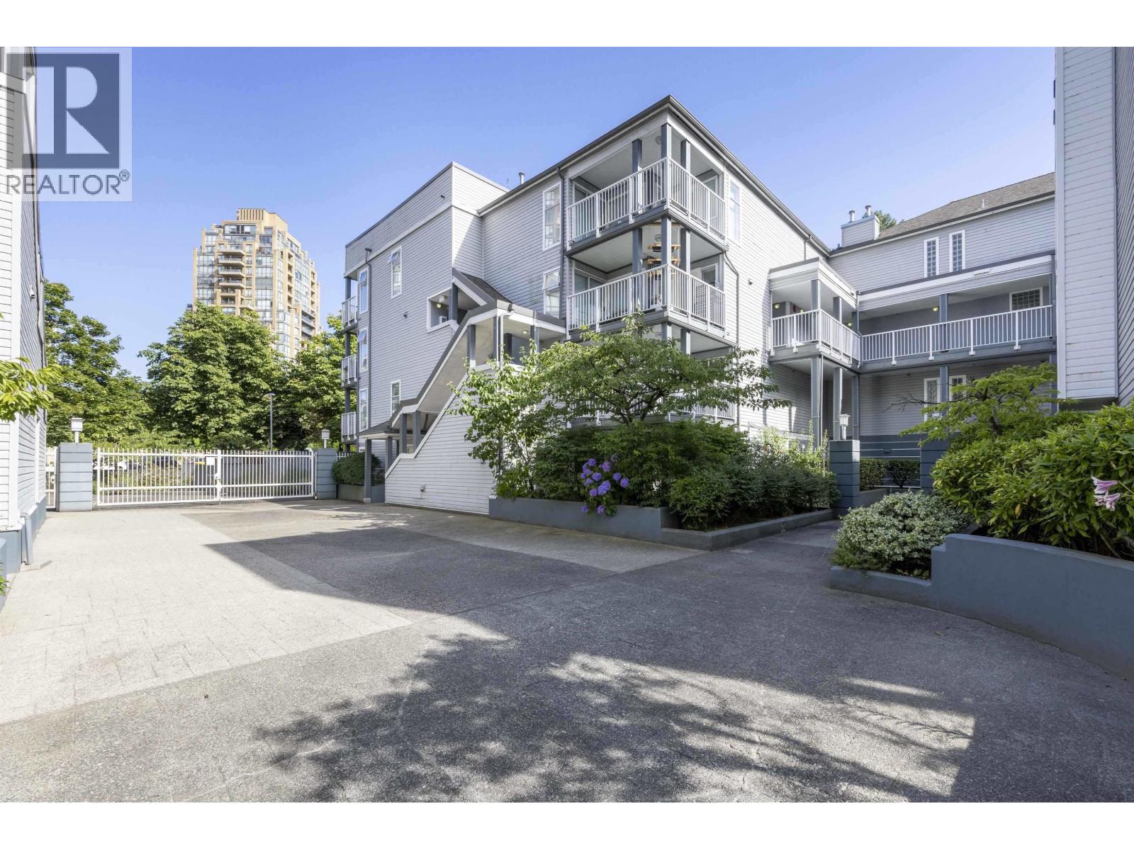 43 7345 Sandborne Avenue, Burnaby, British Columbia  V3N 4W6 - Photo 1 - R3152190