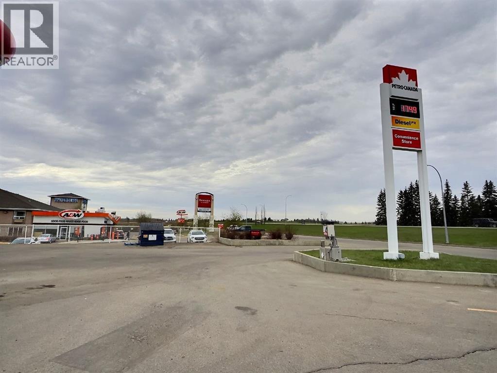 100, 6701 53 Highway, Ponoka, Alberta  T4J 1K3 - Photo 2 - A2311788