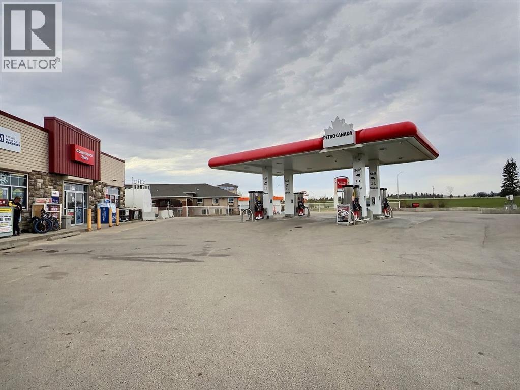 100, 6701 53 Highway, Ponoka, Alberta