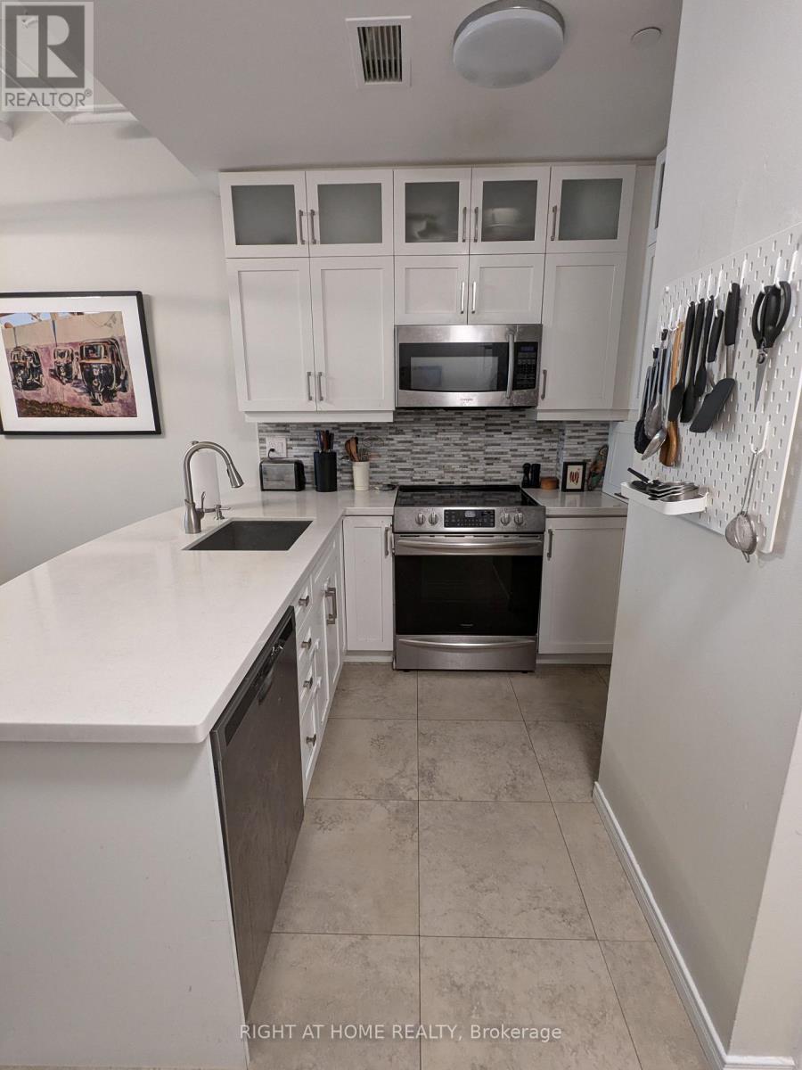 Ph1206 - 393 King Street W, Toronto, Ontario  M5V 1K1 - Photo 8 - C13637428