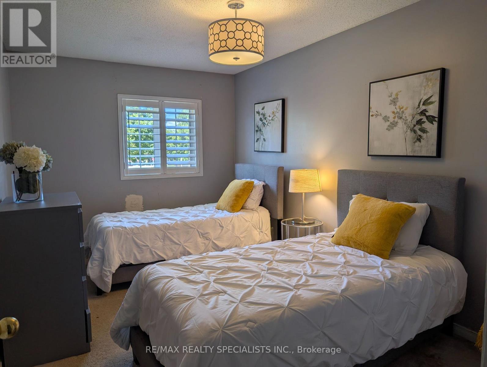 20 Thorp Crescent, Ajax, Ontario L1T 0G9 - Photo 2 - E13637440