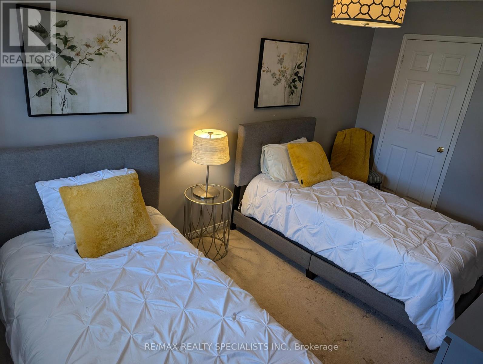 20 Thorp Crescent, Ajax, Ontario L1T 0G9 - Photo 3 - E13637440