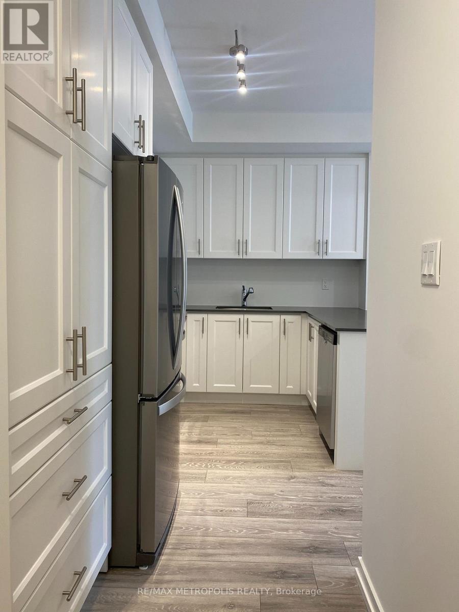 20 - 14 Lytham Green Circle, Newmarket, Ontario L3Y 0H3 - Photo 11 - N13637392