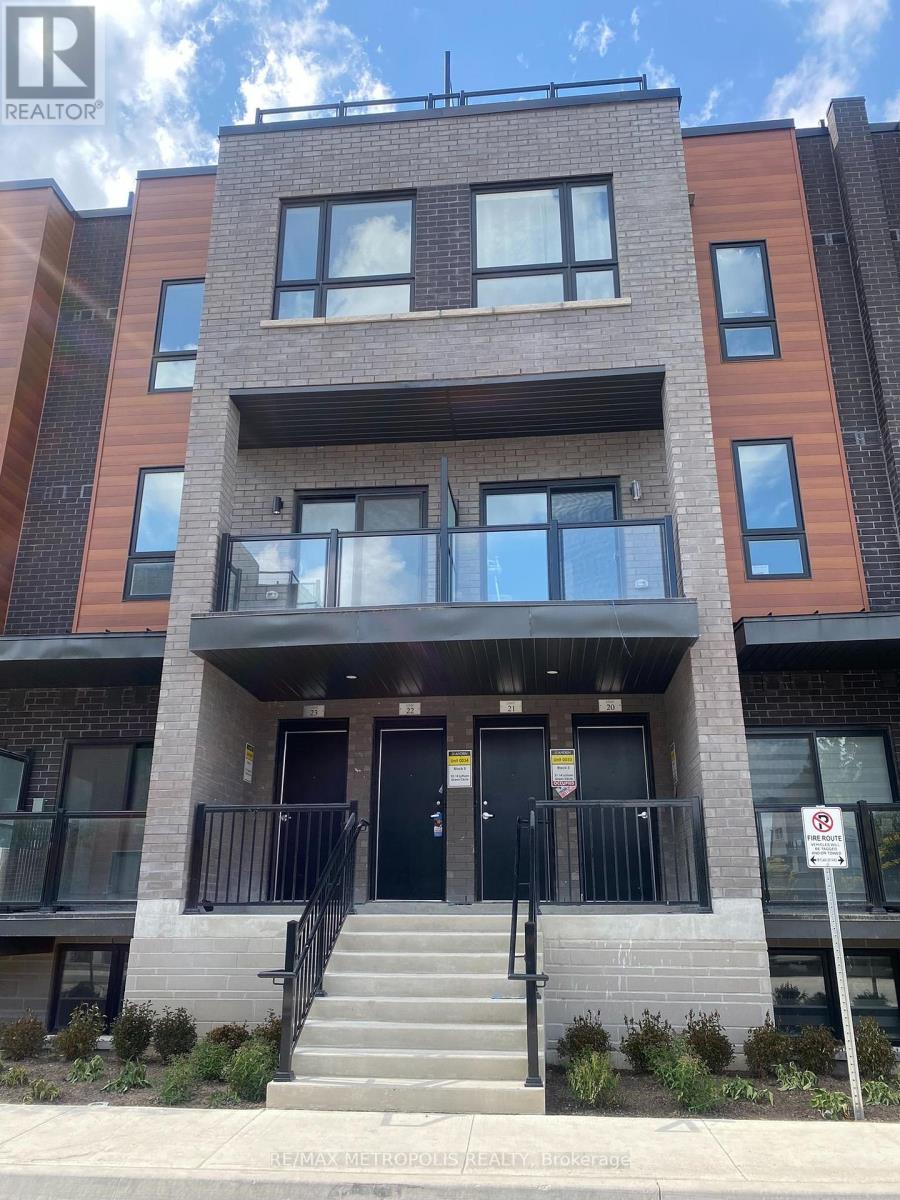 20 - 14 Lytham Green Circle, Newmarket, Ontario L3Y 0H3 - Photo 3 - N13637392