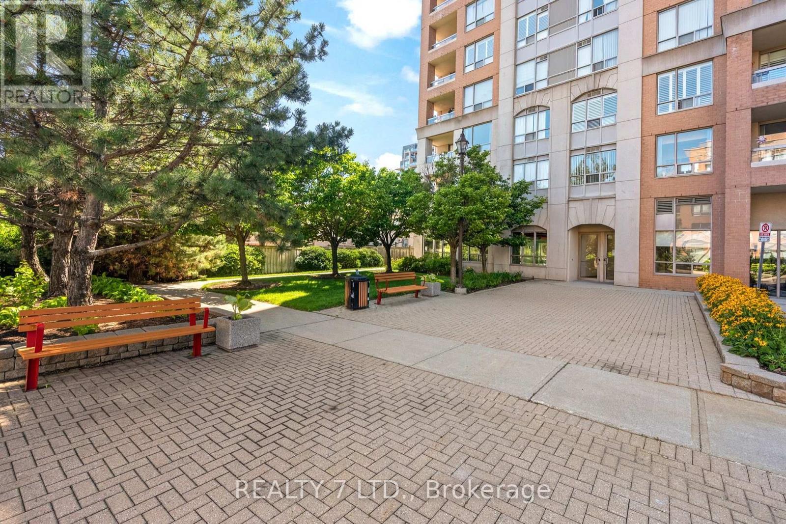 216 - 9 Northern Heights Drive, Richmond Hill, Ontario L4B 4M5 - Photo 3 - N13637410