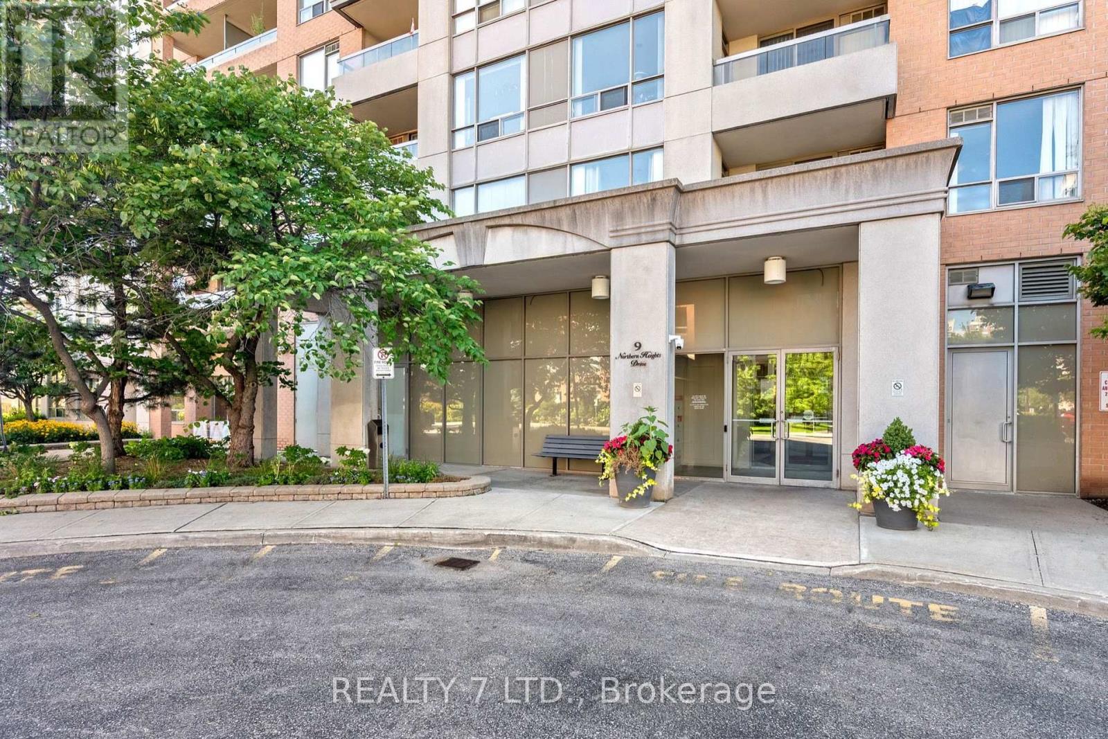 216 - 9 Northern Heights Drive, Richmond Hill, Ontario L4B 4M5 - Photo 5 - N13637410