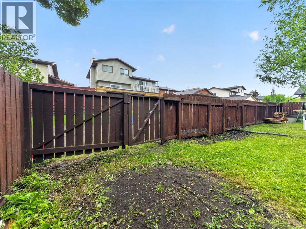 1091 Berkley Drive NW, Calgary, Alberta  T3K 1S6 - Photo 28 - A2329717