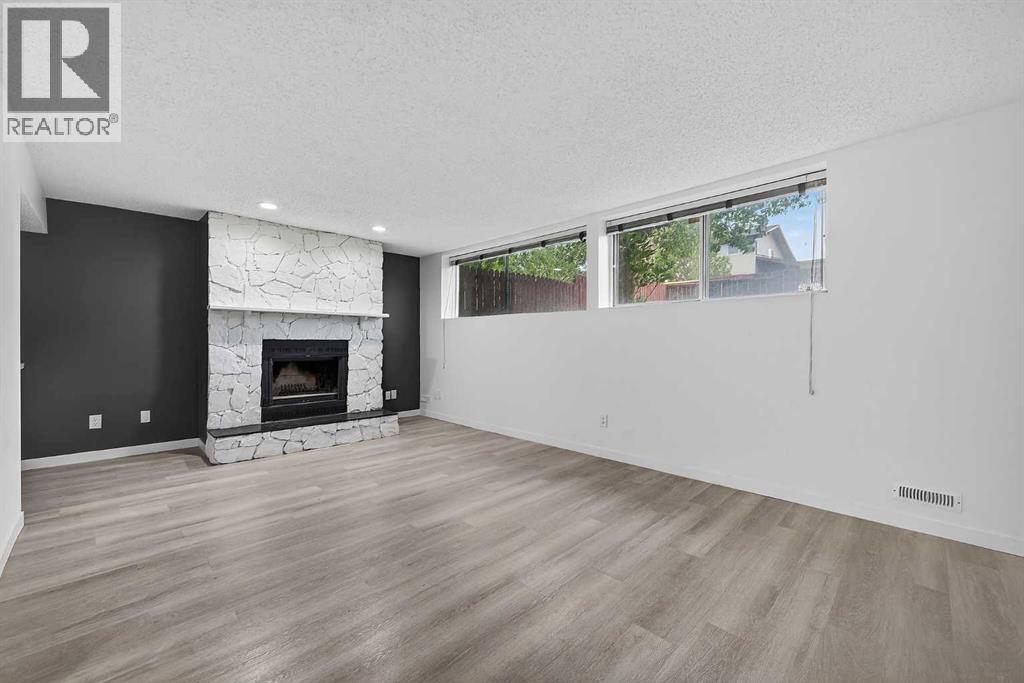 1091 Berkley Drive NW, Calgary, Alberta  T3K 1S6 - Photo 23 - A2329717