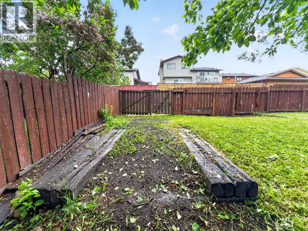 1091 Berkley Drive NW, Calgary, Alberta  T3K 1S6 - Photo 27 - A2329717