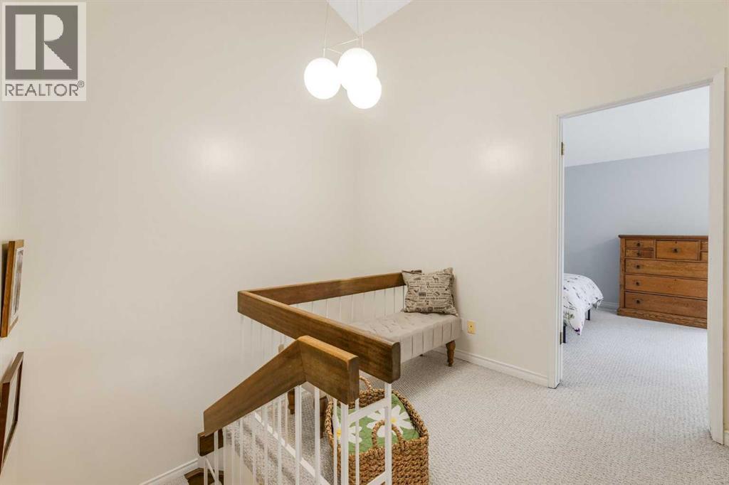 70 Brae Glen Lane SW, Calgary, Alberta  T2W 1B6 - Photo 25 - A2332250