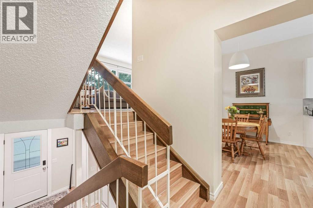 70 Brae Glen Lane SW, Calgary, Alberta  T2W 1B6 - Photo 16 - A2332250