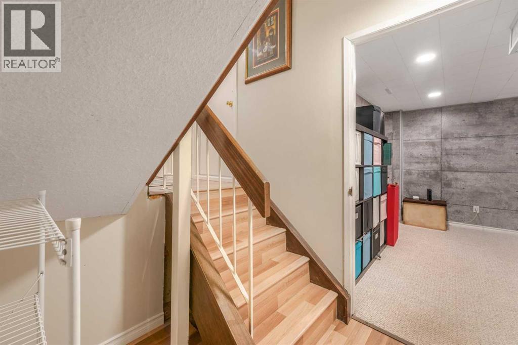 70 Brae Glen Lane SW, Calgary, Alberta  T2W 1B6 - Photo 42 - A2332250