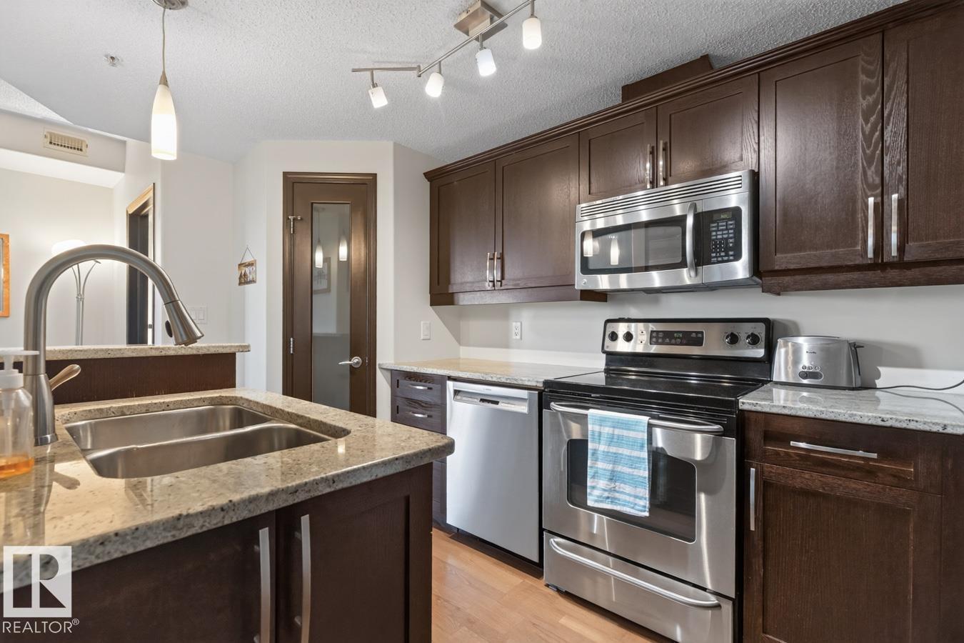 #801 9707 106 St Nw, Edmonton, Alberta  T5K 0B7 - Photo 7 - E4502083
