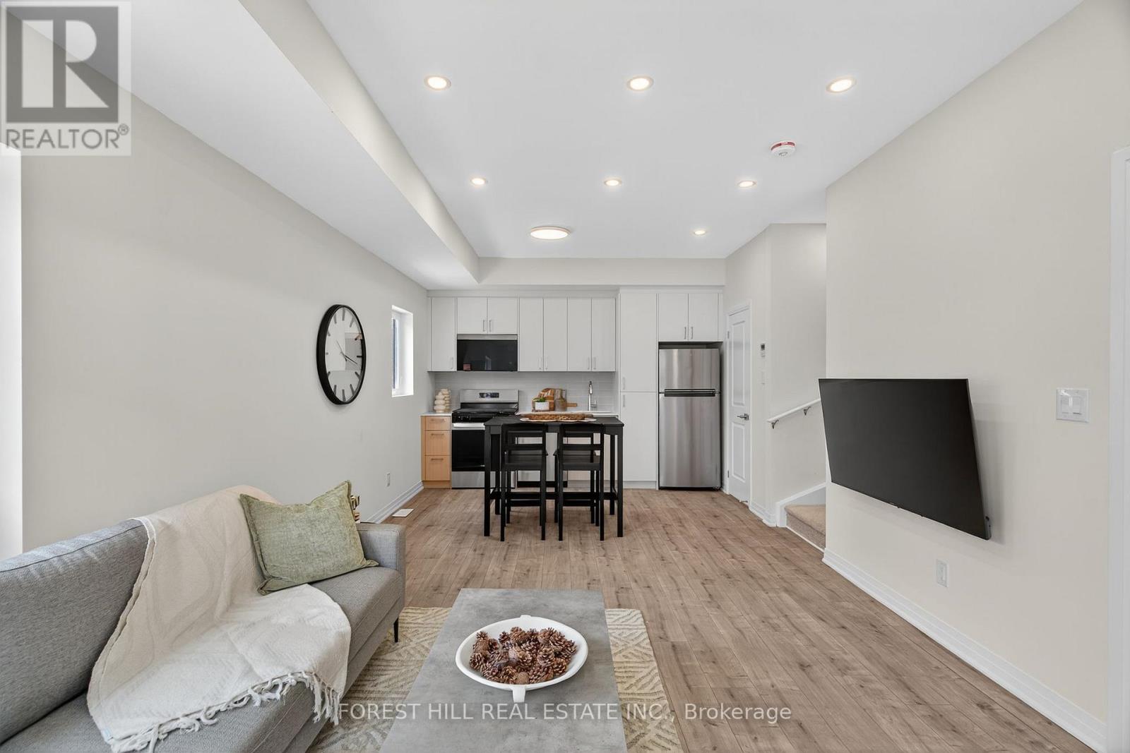 D - 52 Albright Avenue, Toronto, Ontario  M8W 1X2 - Photo 4 - W13637402