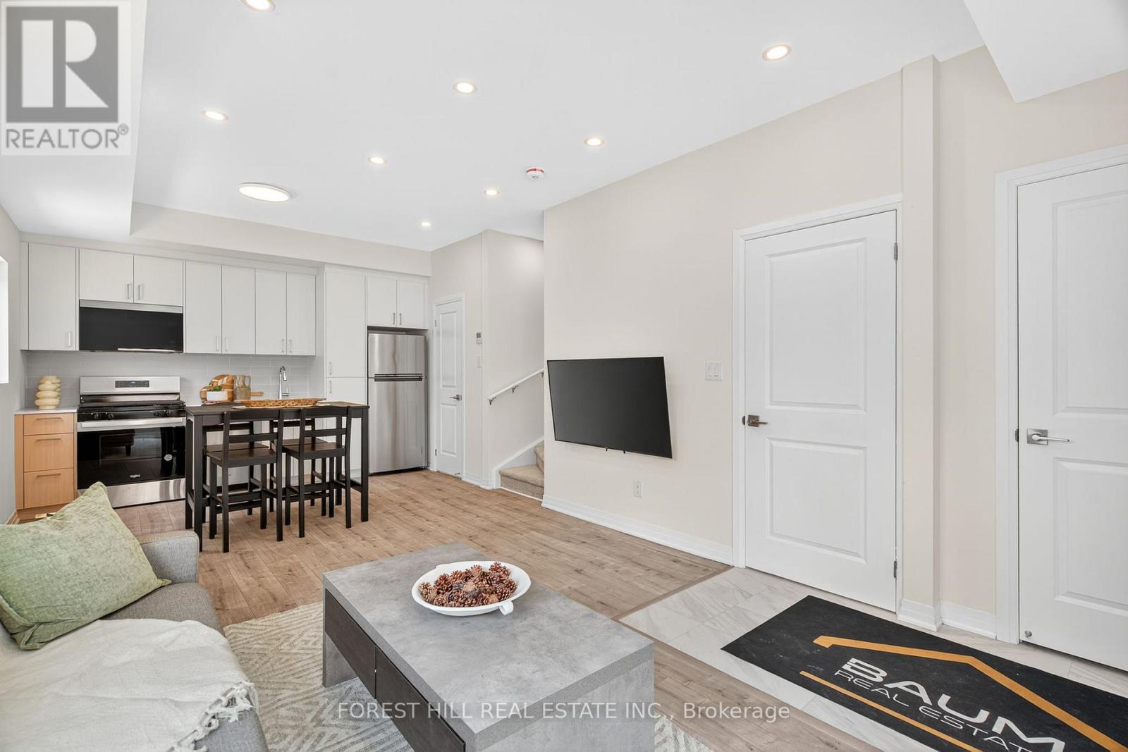 D - 52 Albright Avenue, Toronto, Ontario  M8W 1X2 - Photo 5 - W13637402