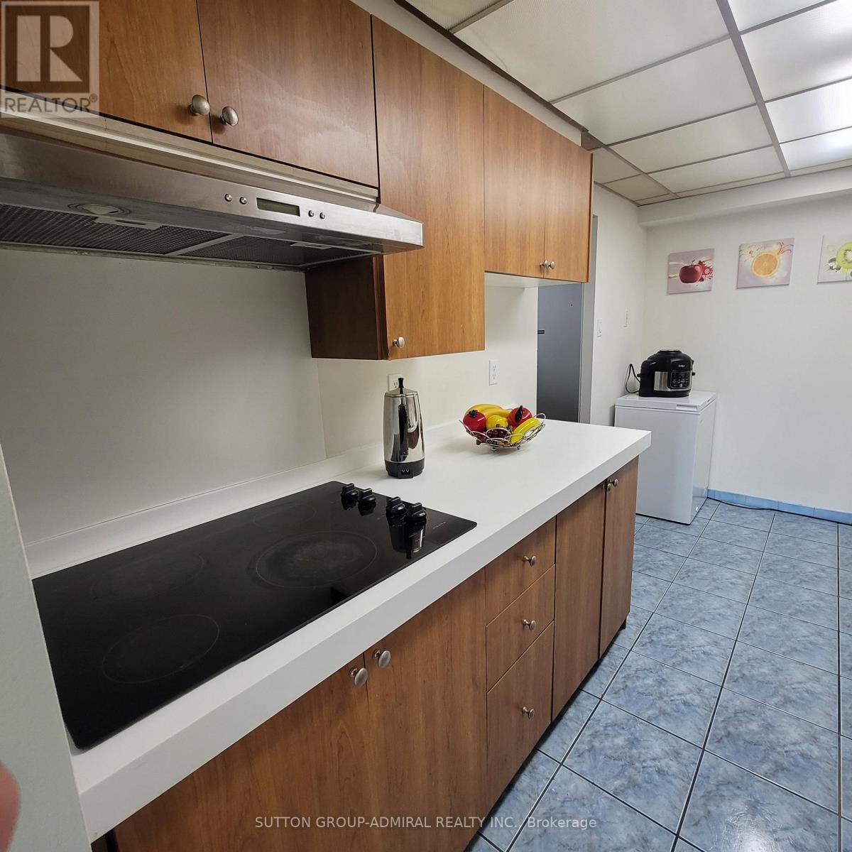 802 - 10 Tobermory Drive, Toronto, Ontario  M3N 2Y5 - Photo 11 - W13637416