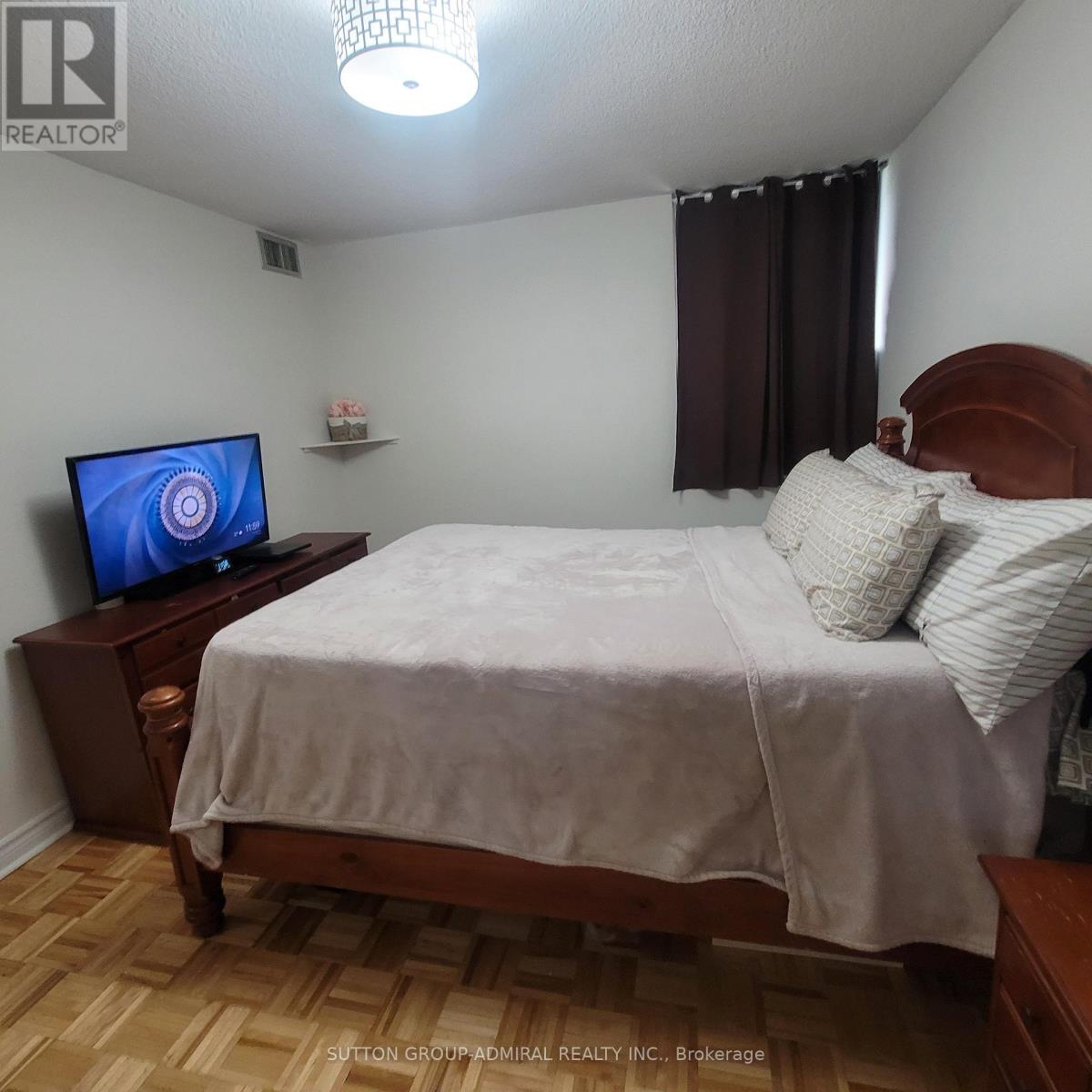 802 - 10 Tobermory Drive, Toronto, Ontario  M3N 2Y5 - Photo 7 - W13637416