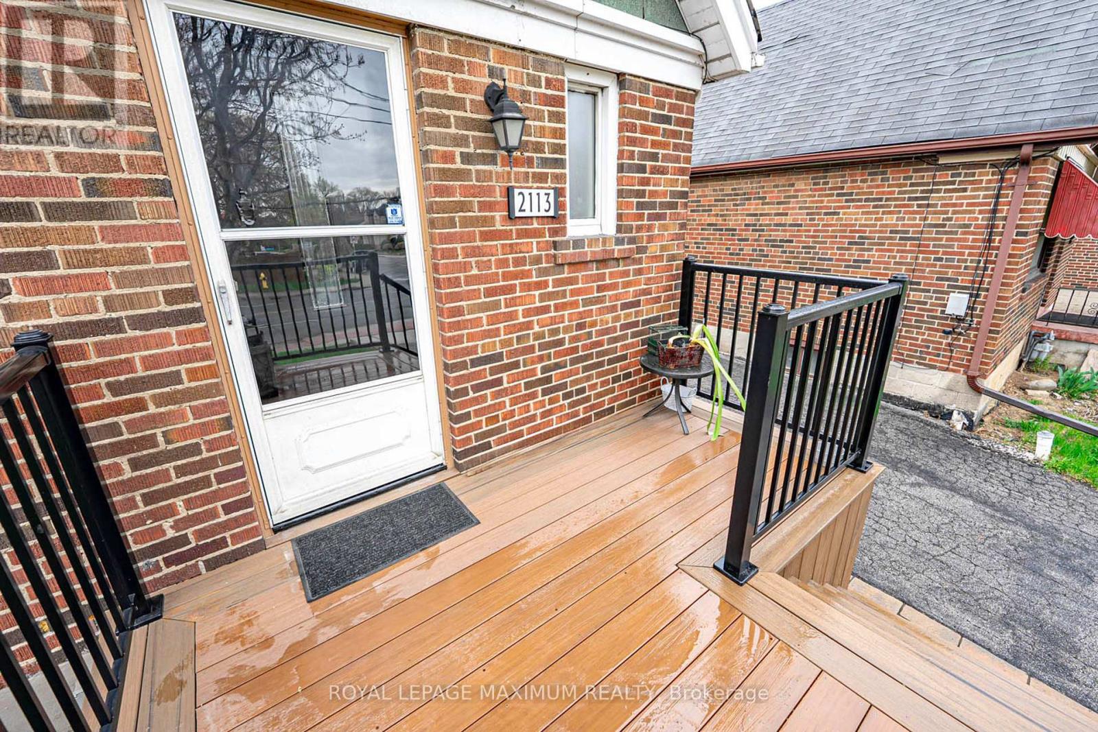 2113 Keele Street, Toronto, Ontario  M6M 3Z3 - Photo 2 - W13637422