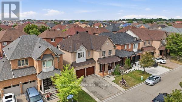21 Castle Mountain Drive, Brampton, Ontario  L6R 2W9 - Photo 2 - W13637424
