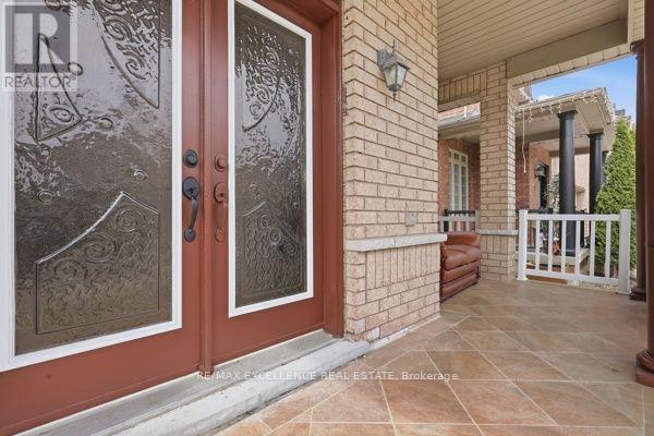 21 Castle Mountain Drive, Brampton, Ontario  L6R 2W9 - Photo 5 - W13637424